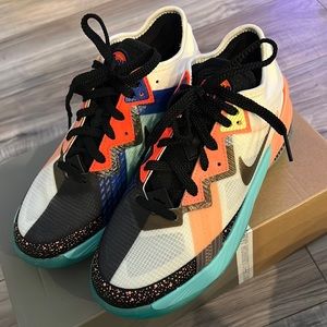 Lebron  XVIII Low 5Y